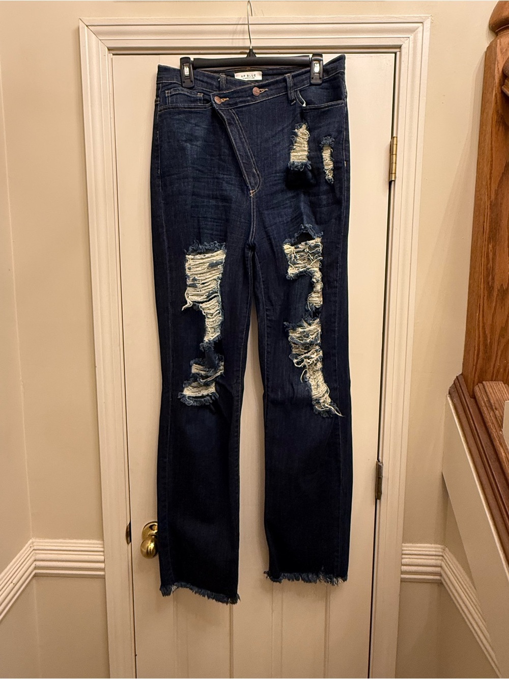 AP Blue Aphrodite Distressed Dark Wash Jeans Size 15/32